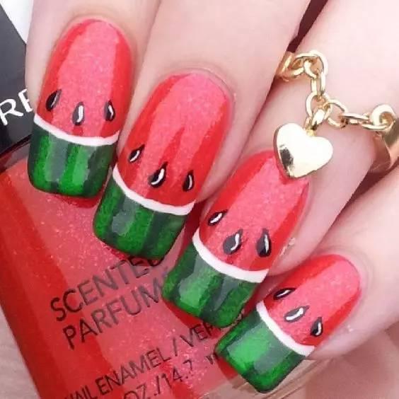 柏林美甲吃瓜,揭秘网红美甲背后的故事